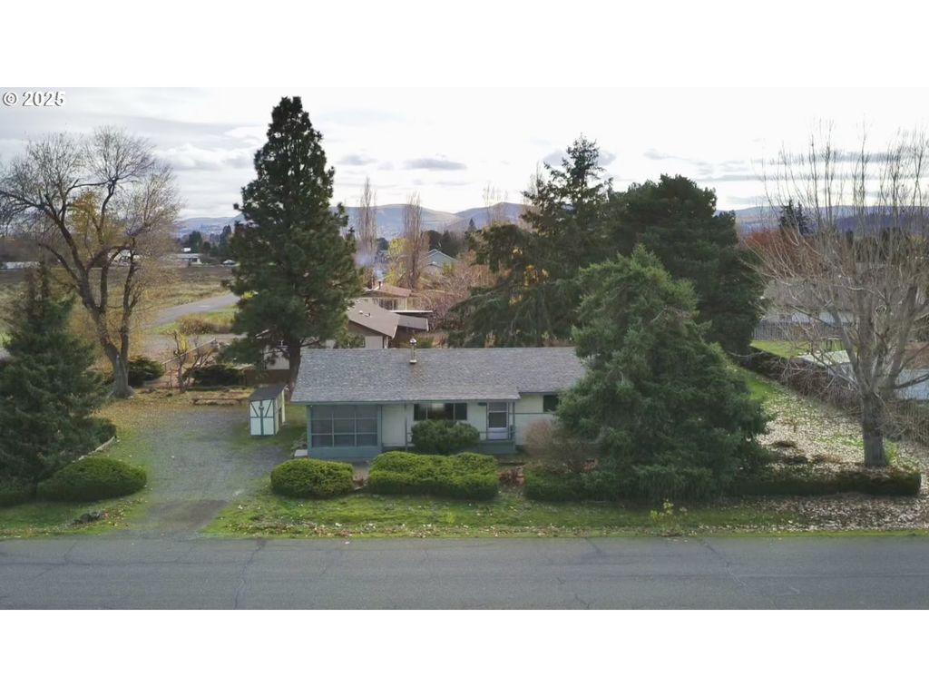 506 F St, Dallesport, WA 98617