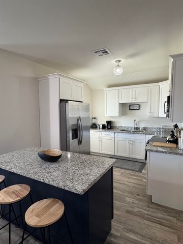 165 Grape Ln, Grand Isle, LA 70358