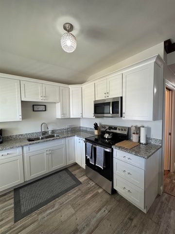 165 Grape Ln, Grand Isle, LA 70358