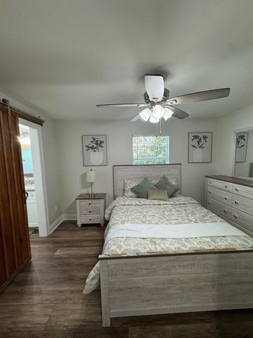 165 Grape Ln, Grand Isle, LA 70358