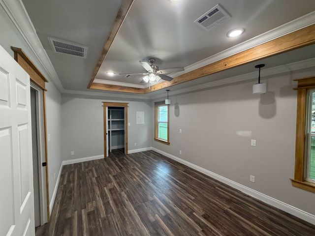 165 Grape Ln, Grand Isle, LA 70358