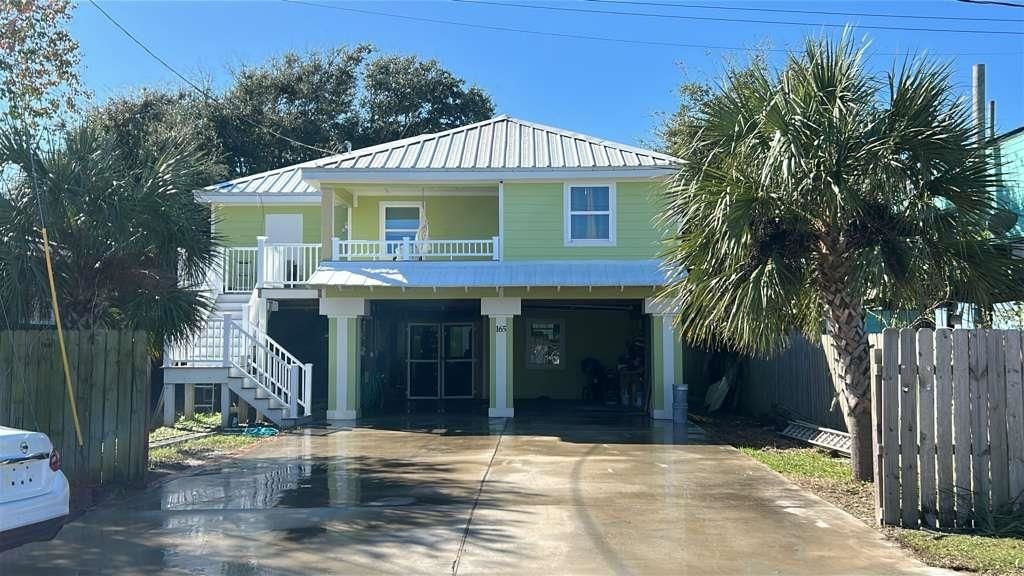 165 Grape Ln, Grand Isle, LA 70358