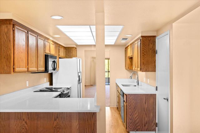 115 Rogue River Hwy Highway 309, Grants Pass, OR 97527