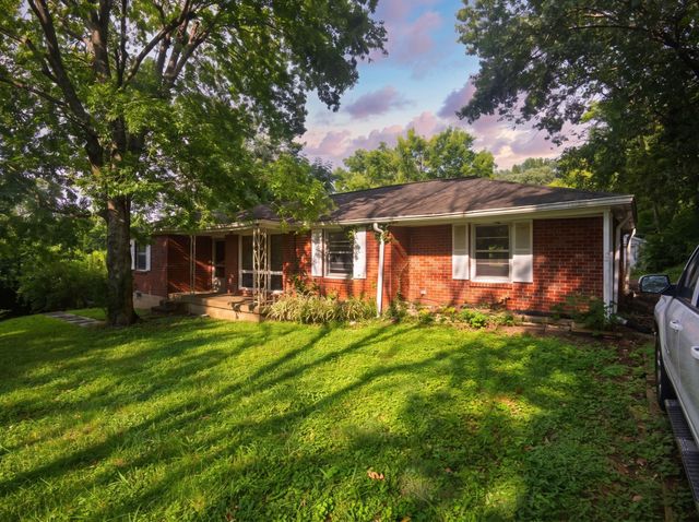 141 Hillcrest Dr, Madison, TN 37115