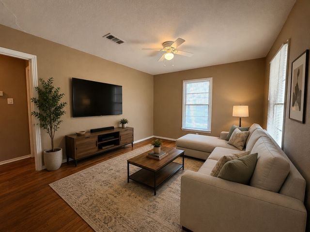 7132 Maple Park Drive, Richland Hills, TX 76118
