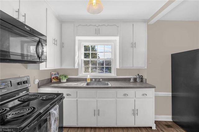 1810 Independence Road, Greensboro, NC 27408