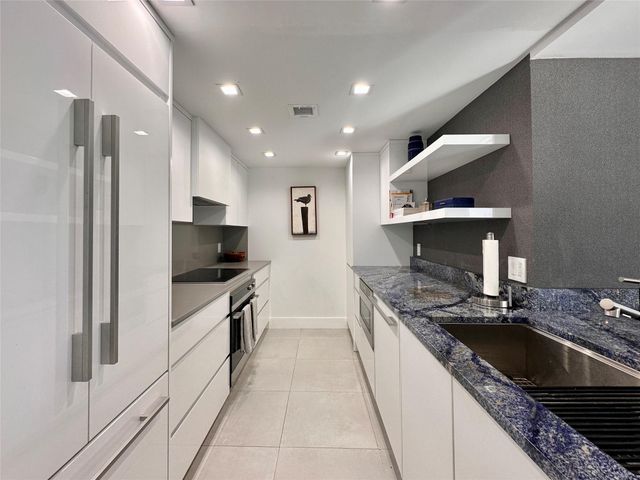 209 N Fort Lauderdale Beach Boulevard 11C, Fort Lauderdale, FL 33304