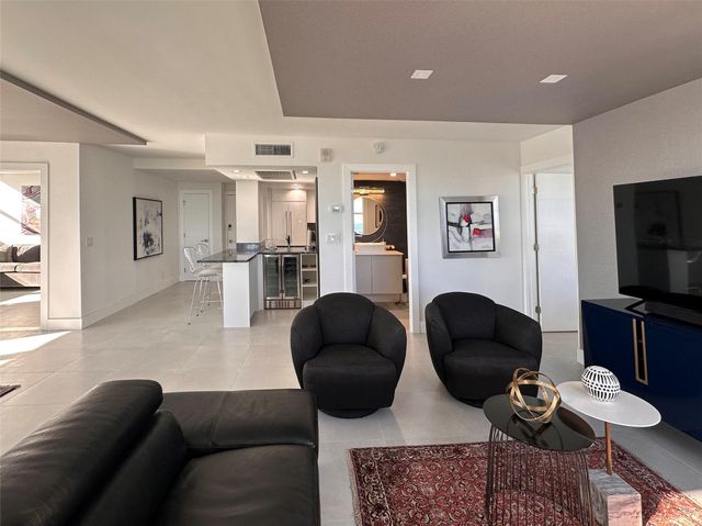 209 N Fort Lauderdale Beach Boulevard 11C, Fort Lauderdale, FL 33304