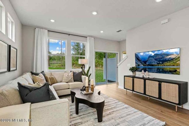 158 BRAZIL NUT Circle, Jacksonville, FL 32218