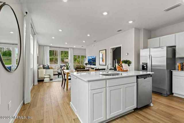 158 BRAZIL NUT Circle, Jacksonville, FL 32218