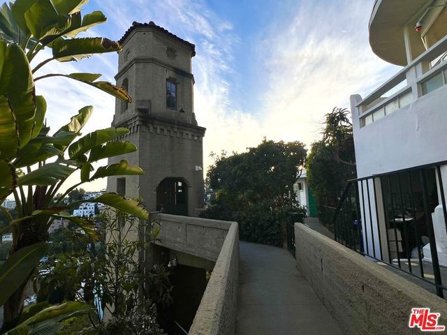 2185 BROADVIEW Terrace Lower, Los Angeles, CA 90068