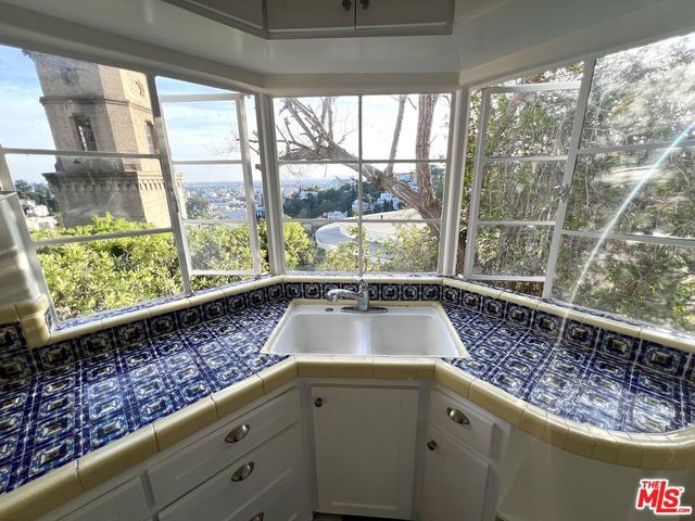 2185 BROADVIEW Terrace Lower, Los Angeles, CA 90068