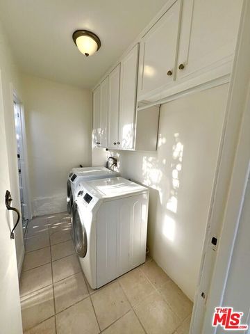 2185 BROADVIEW Terrace Lower, Los Angeles, CA 90068