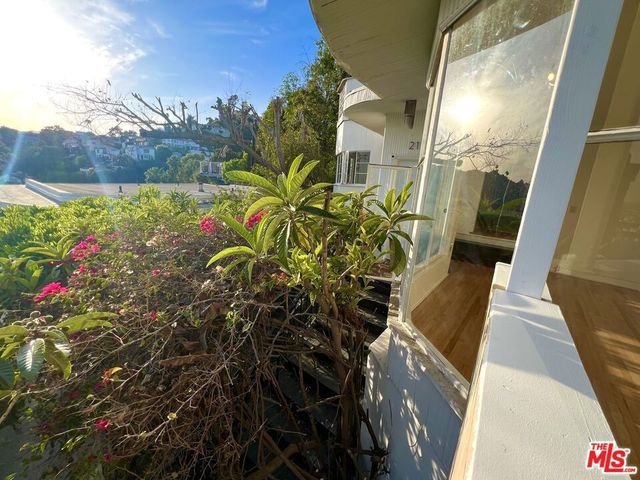 2185 BROADVIEW Terrace Lower, Los Angeles, CA 90068