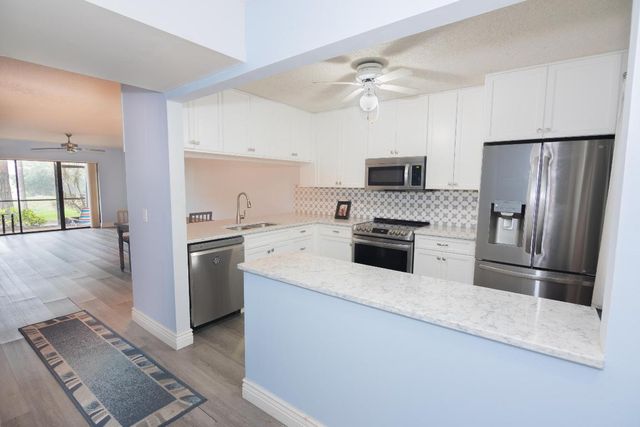 2301 Sabal Ridge Court A, Palm Beach Gardens, FL 33418