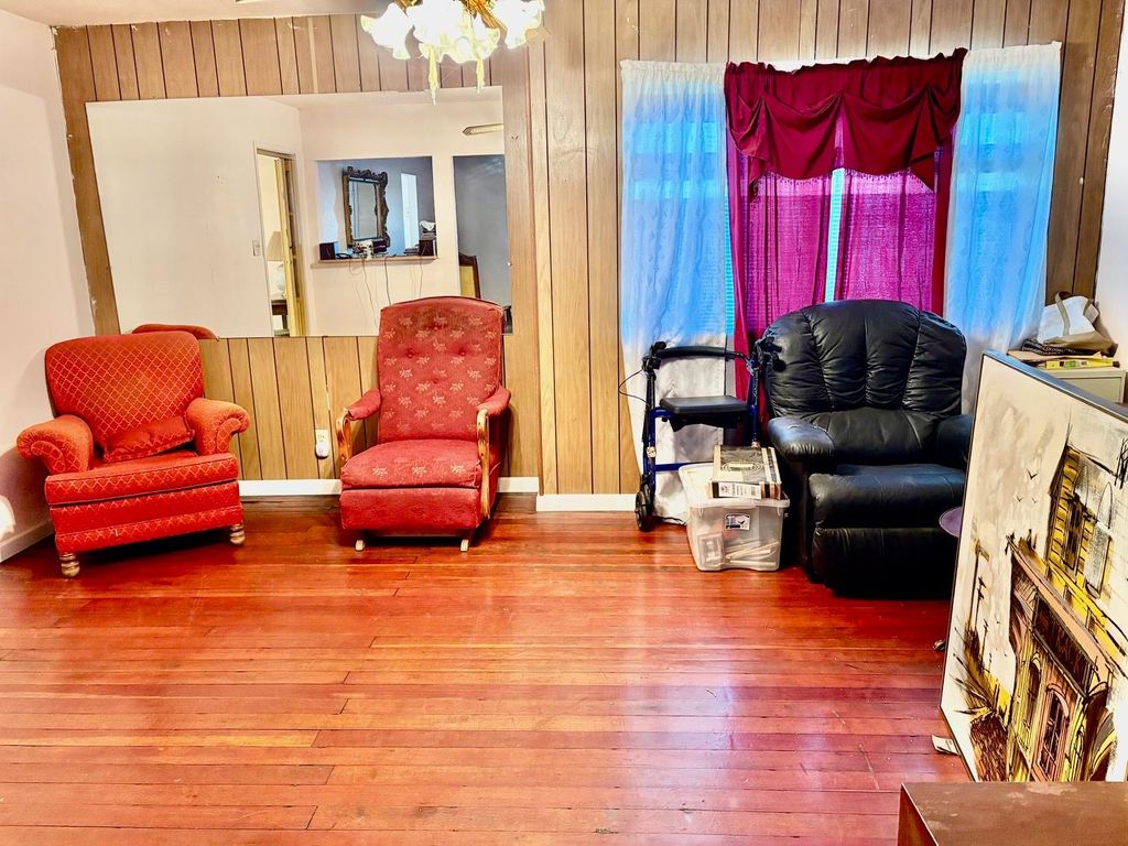 Image 5 of property listing at 12840 10th Avenue, Hanford, CA 93230