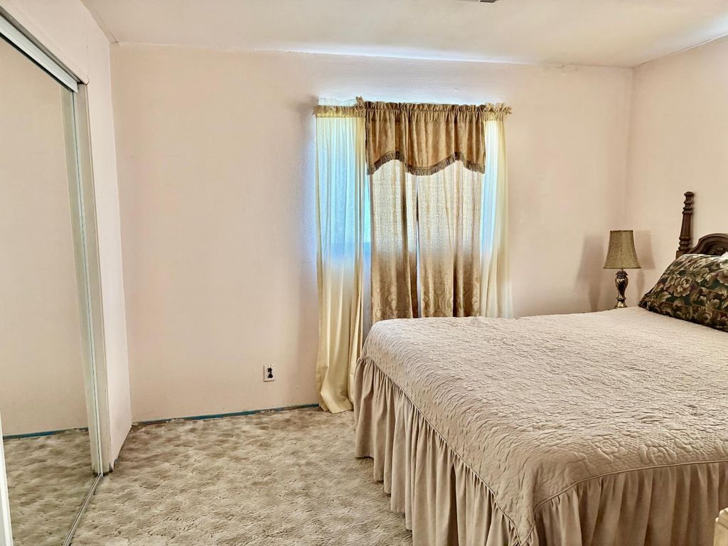 Image 7 of property listing at 12840 10th Avenue, Hanford, CA 93230