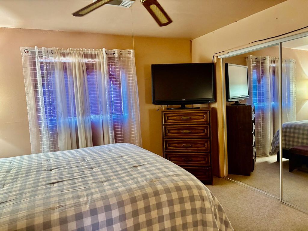 Image 8 of property listing at 12840 10th Avenue, Hanford, CA 93230