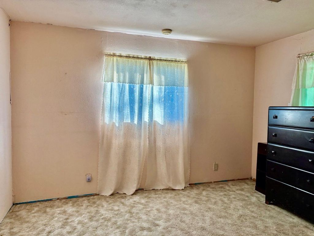 Image 9 of property listing at 12840 10th Avenue, Hanford, CA 93230