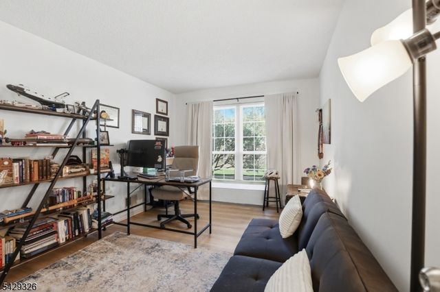 808 Breckenridge Dr, Branchburg Twp., NJ 08876