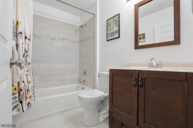 808 Breckenridge Dr, Branchburg Twp., NJ 08876