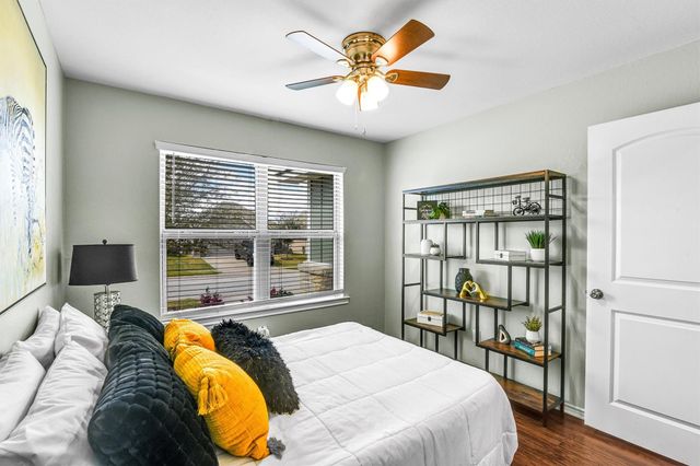 115 Dove Court, Navasota, TX 77868