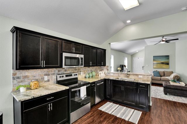 115 Dove Court, Navasota, TX 77868