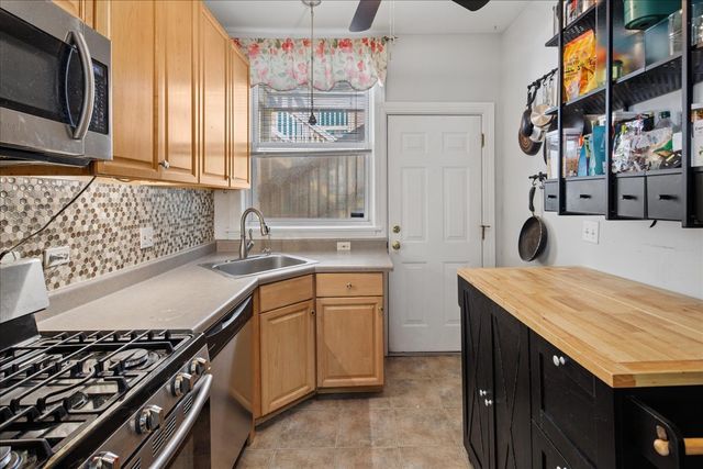 4916 N Kedzie Avenue 2W, Chicago, IL 60625