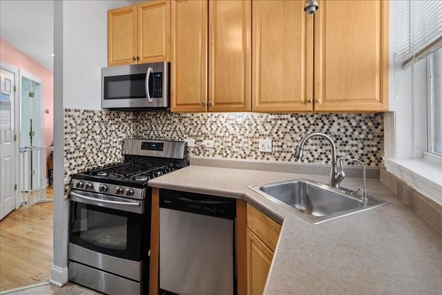 4916 N Kedzie Avenue 2W, Chicago, IL 60625