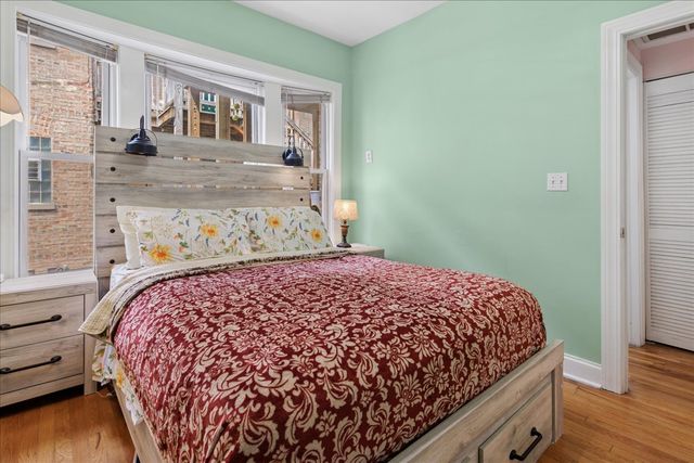 4916 N Kedzie Avenue 2W, Chicago, IL 60625