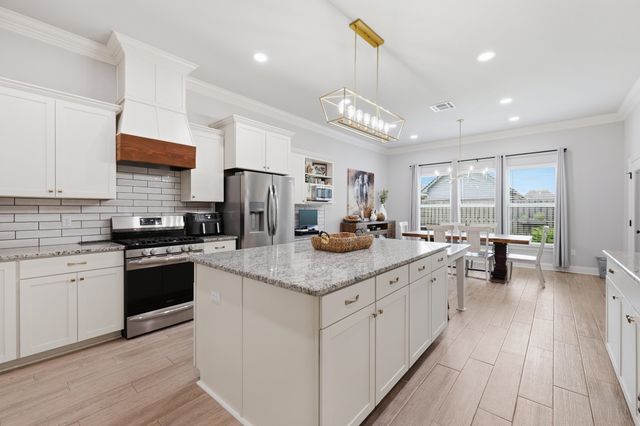 274 Peacock Pointe, Thibodaux, LA 70301
