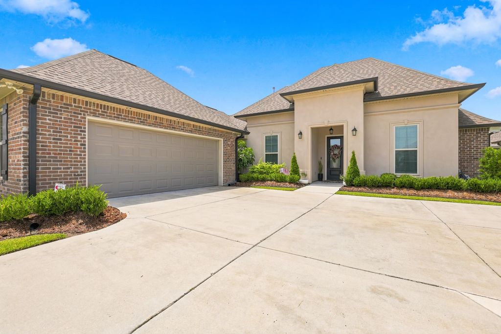 274 Peacock Pointe, Thibodaux, LA 70301
