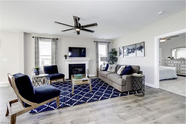 166 Long Cove Dr, Suffolk, VA 23435