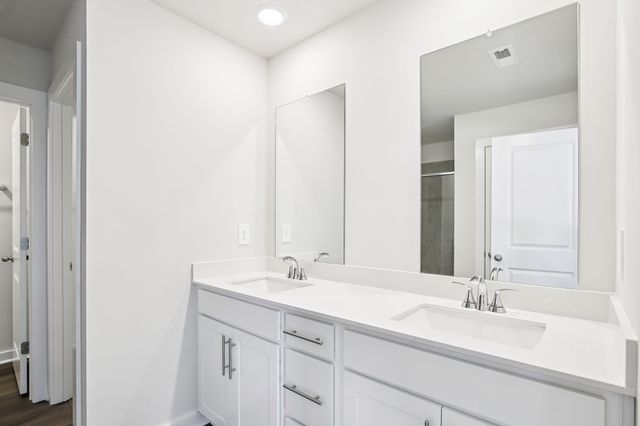 1763 Flora Grv, Hermitage, TN 37076
