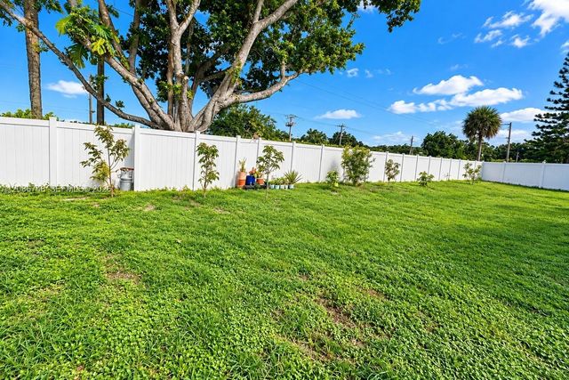 21034 Chinaberry Drive 21034, Boca Raton, FL 33428