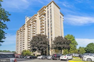 7420 WESTLAKE TER #304, Bethesda, MD 20817