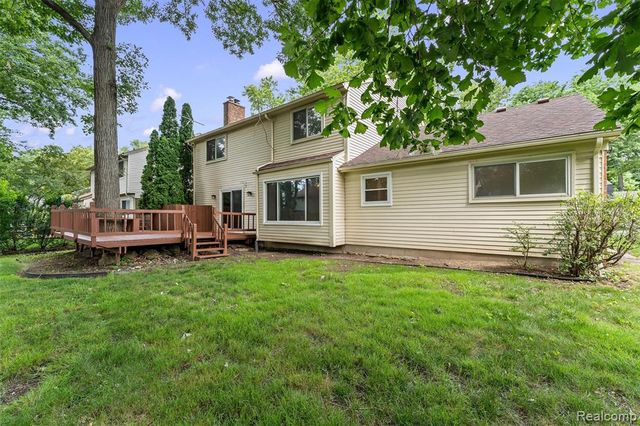 2118 E Rutgers Drive, Troy, MI 48085