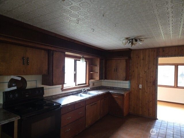6001 Mcdougall Avenue, Everett, WA 98203