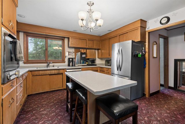 1025 ONEIDA STREET, Menasha, WI 54952