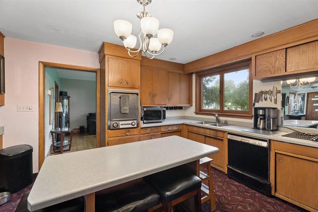 1025 ONEIDA STREET, Menasha, WI 54952