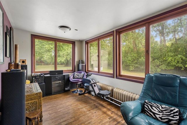 1025 ONEIDA STREET, Menasha, WI 54952