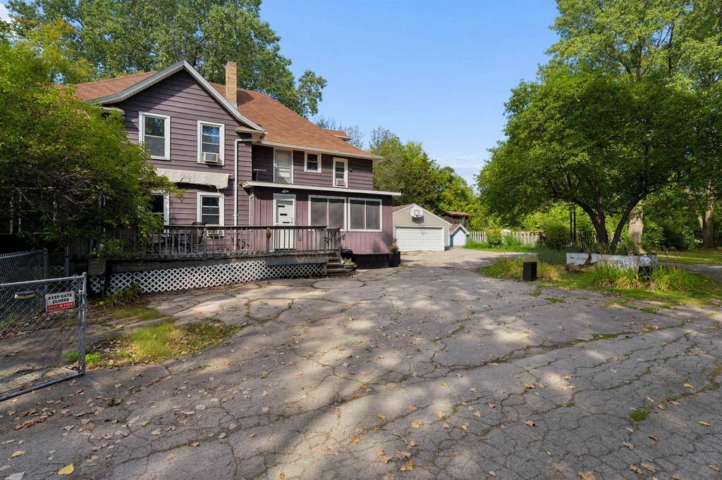 1025 ONEIDA STREET, Menasha, WI 54952