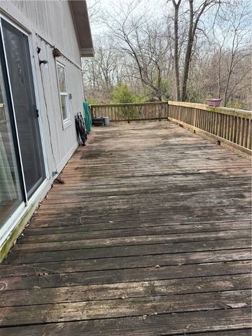 101 Saturn Avenue, Holiday Island, AR 72631