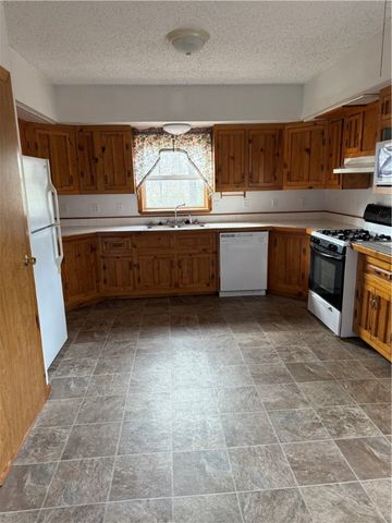 101 Saturn Avenue, Holiday Island, AR 72631