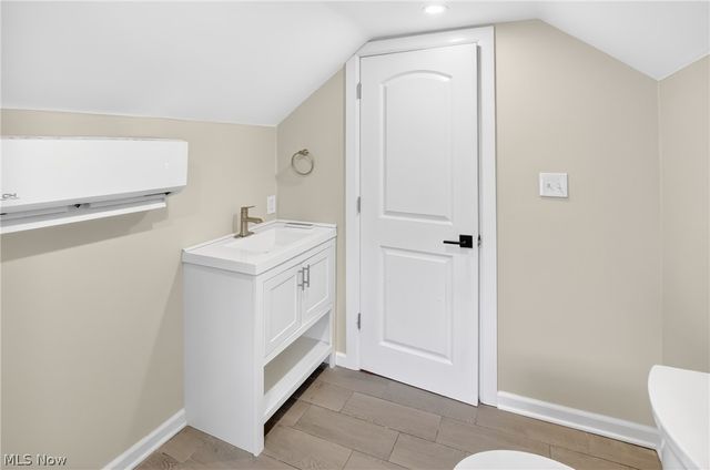 3205 Mapledale Avenue, Cleveland, OH 44109