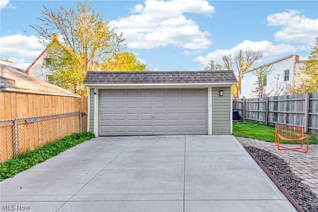 3205 Mapledale Avenue, Cleveland, OH 44109