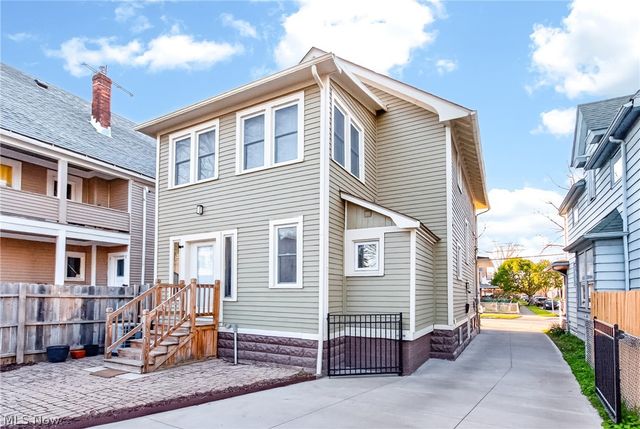 3205 Mapledale Avenue, Cleveland, OH 44109