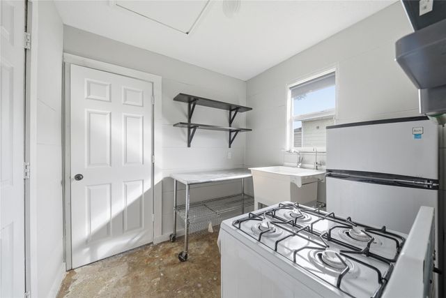 2919 Cochran Street, Houston, TX 77009