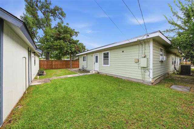2919 Cochran Street, Houston, TX 77009