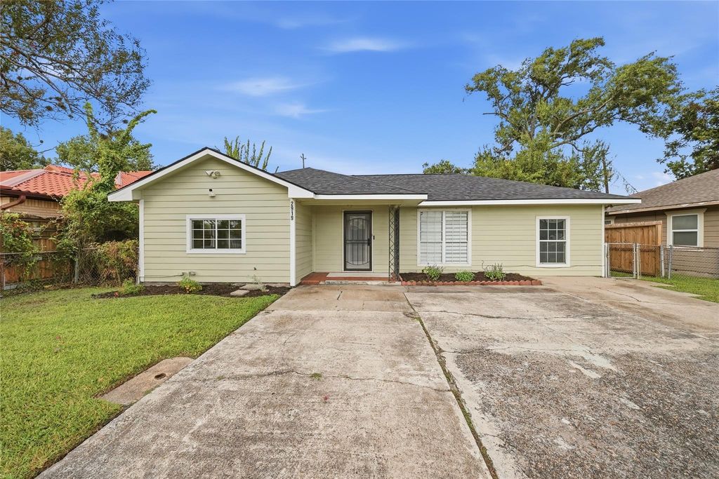 2919 Cochran Street, Houston, TX 77009